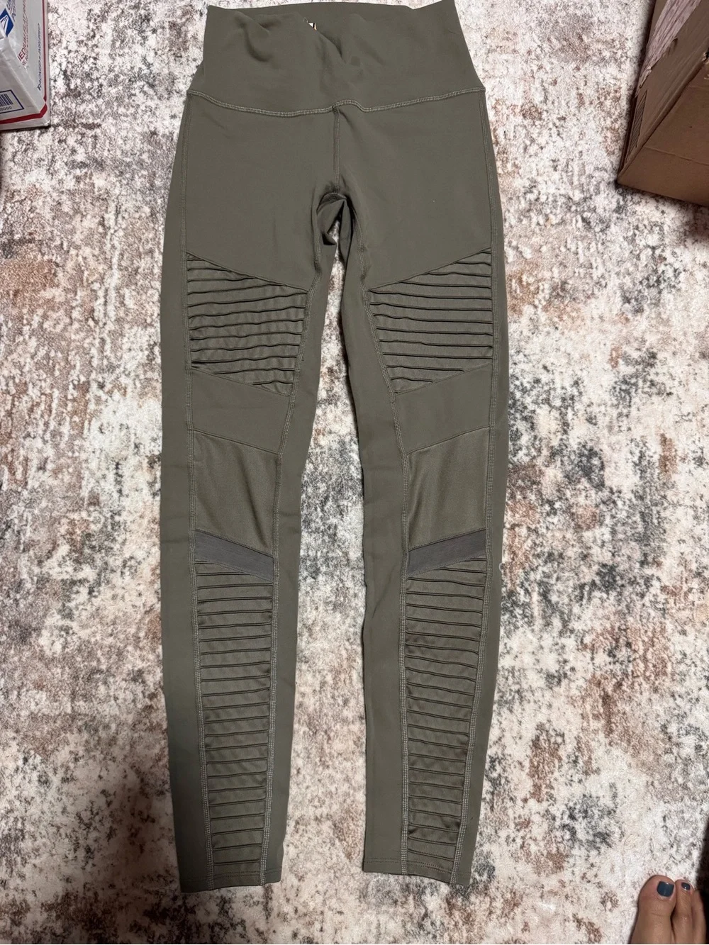 ALO Yoga Olive Leggings with Mesh Paneling